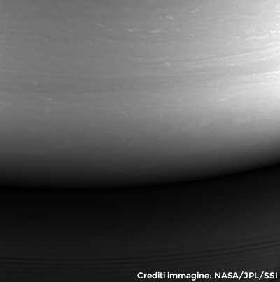 L’ultima immagine scattata da Cassini, che riprende le sue coordinate di impatto un giorno prima dell’evento