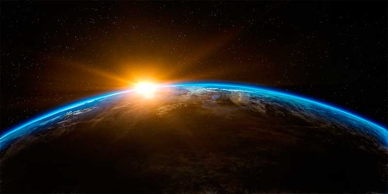 L'alba sulla Terra vista dallo spazio