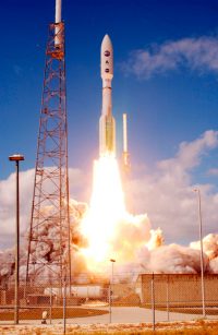 Partenza del razzo Atlas V 551 con in cima la sonda New Horizons
