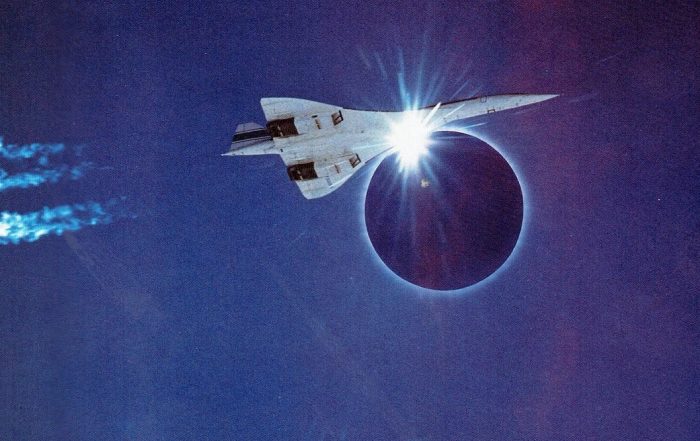 Foto del Concorde che vola durante un'eclissi