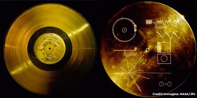 Il Golden Record e il suo coperchio, con le istruzioni di lettura