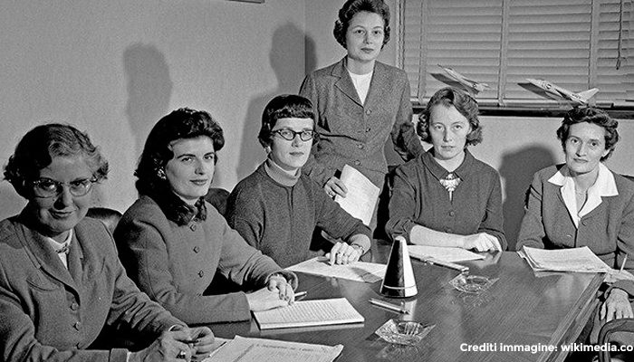 Foto storica di un gruppo di scienziate