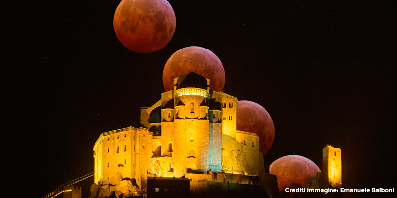 Varie fasi dell'eclissi di Luna dietro alla Sacra di San Michele