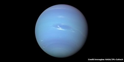 Nettuno fotografato dalla Voyager 2 poco prima del suo sorvolo