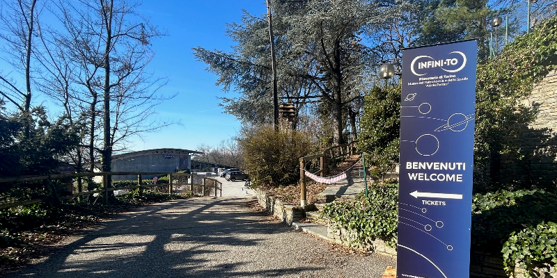 Viale d'ingresso al museo