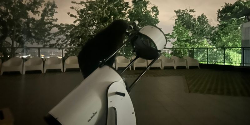 Telescopio in terrazza per la serata osservativa
